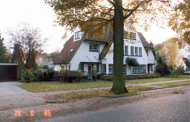 Boekelosestraat 387-389 woningen bouwjaar 1938 foto 1985.jpeg