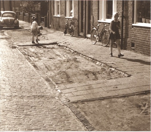 Boekweitstraat 9 Bestrating voor de aanleg van parkeerhavens.jpg