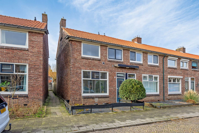 Boeroestraat 8-10-12 woningen bouwjaar 1930 foto 2024.jpg