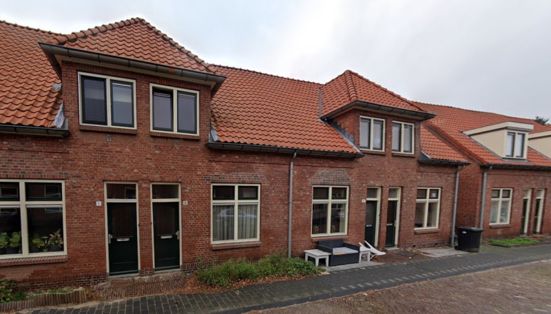 Bombazijnstraat 3-5-7 woningen bouwjaar 1918 foto nov. 2021.jpg