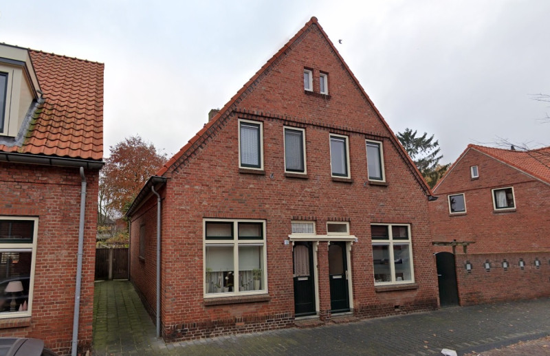 Bombazijnstraat 15-17 woningen bouwjaar 1918 foto nov. 2021.jpg