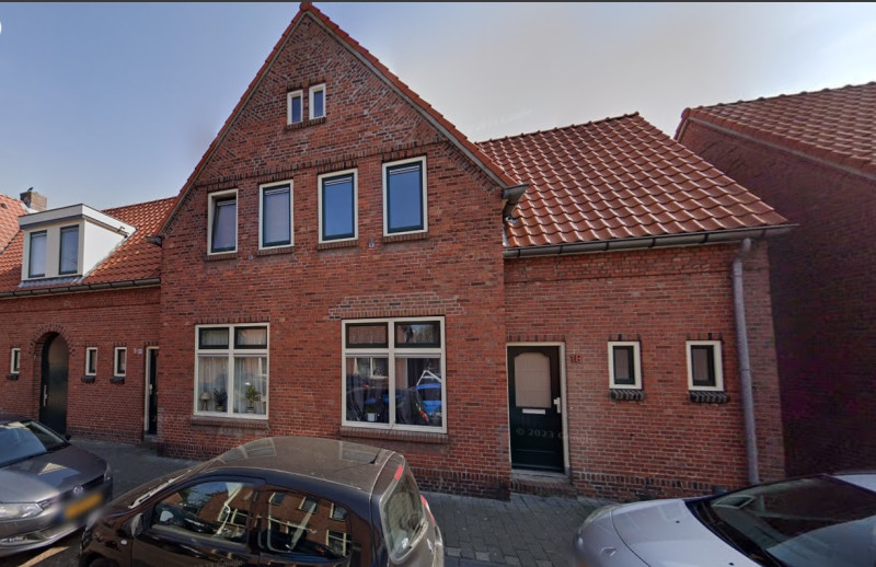 Bombazijnstraat 18-20 woningen bouwjaar 1918 foto maart 2022.jpg