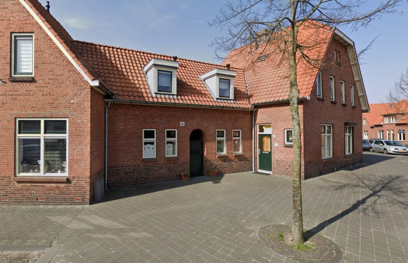 Bombazijnstraat 33 hoek Sterkerstraat woning bouwjaar 1918 foto maart 2022.jpg