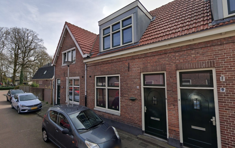 Bonairestraat 1-3 hoek Surinamestaat woningen bouwjaar 1914 foto april 2022.jpg