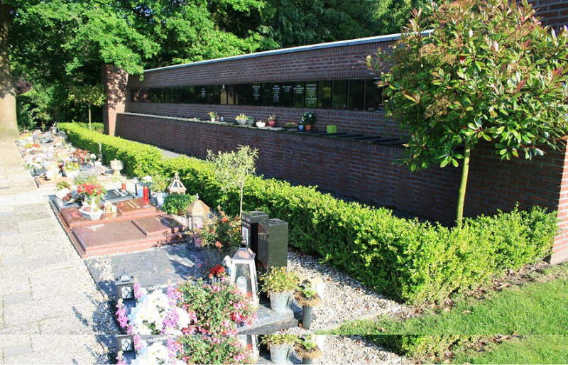 Veldstraat 66 Glanerbrug Algemene Begraafplaats Doodenzorg graven.jpg