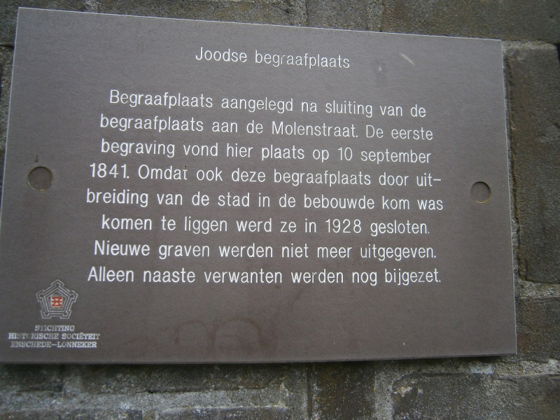 Kneedweg 70 informatiebord Joods begraafplaats monumentenbord nr.45.JPG