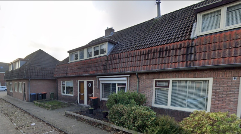 Borneostraat 1-3-5 vanaf Wooldriksweg woningen bouwjaar 1926 foto november 2021.jpg