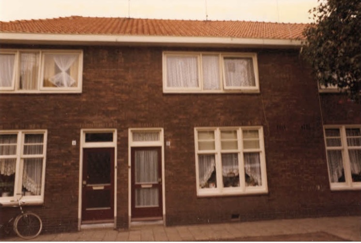 Bremstraat 11 Voorzijde woningen. Bouwjaar 1937 foto 1980.jpg