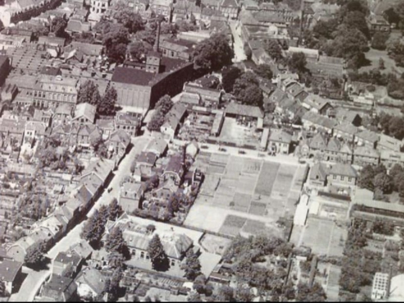 Brinkstraat. 22 links hoek Beukinkstraat 37-39 R.K. Jongensschool. boven Brinkstraat 4-6  Schoolgebouw 2e Ulo.jpg