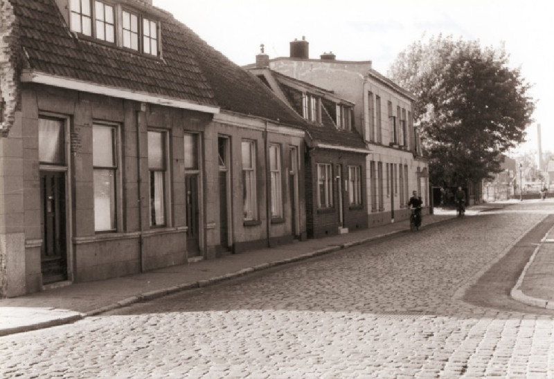 Brinkstraat 57-59 in zuidelijke richting juli 1955.jpg