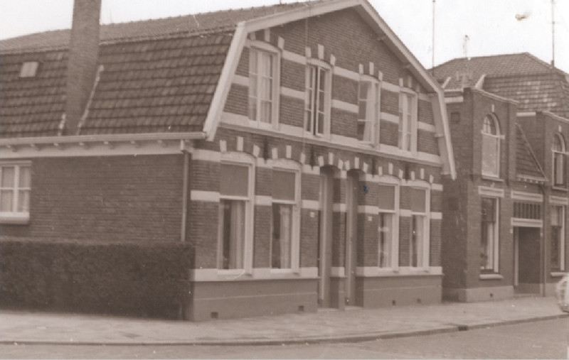 Brinkstraat 102-104 foto 1967.jpg