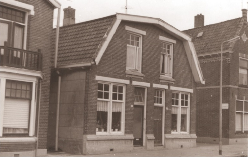 Brinkstraat 103-105 foto 1967.jpg