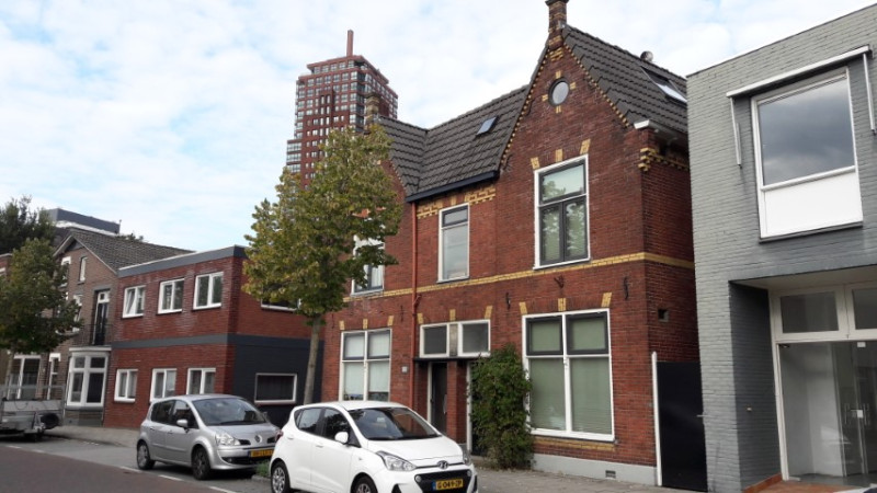 Brinkstraat 107-109 pand bouwjaar 1911.JPG