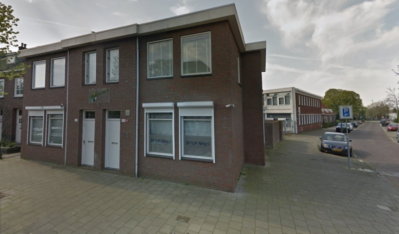 Brinkstraat 196-198 hoek Javastraat.jpg