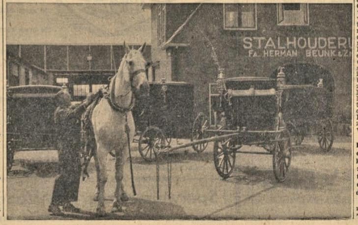 Brinkstraat 326 stalhouderij Herman Beunk en Zoon krantenfoto Tubantia 3-7-1957.jpg