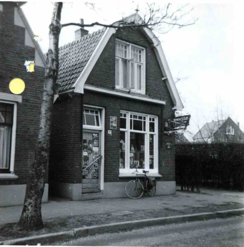 Broekheurnerweg 42, sigarenwinkel dames Hemmink 1962.jpg