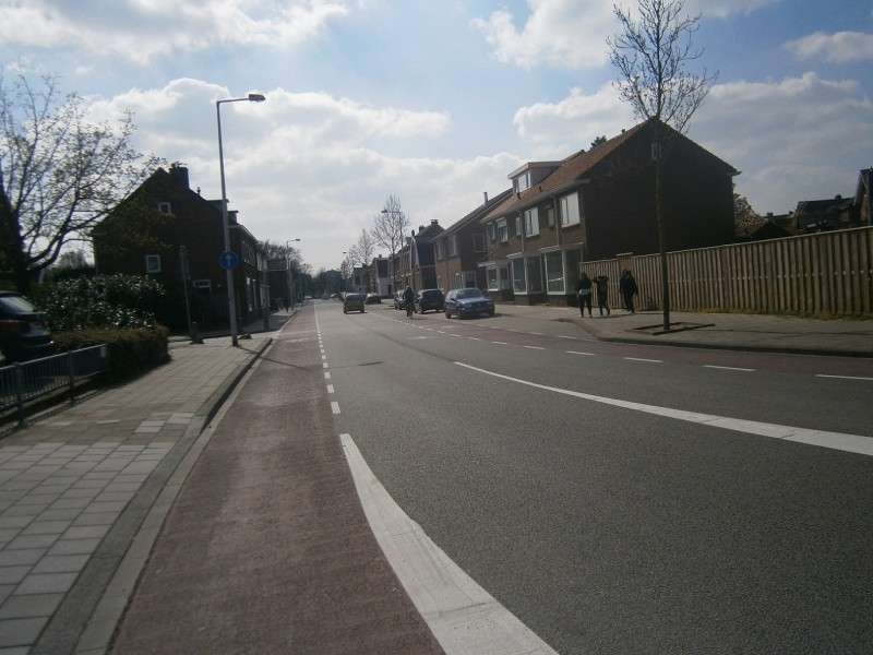 Broekheurnerweg 47 links vanaf Haaksbergerstraat  richting Getfertsingel.JPG