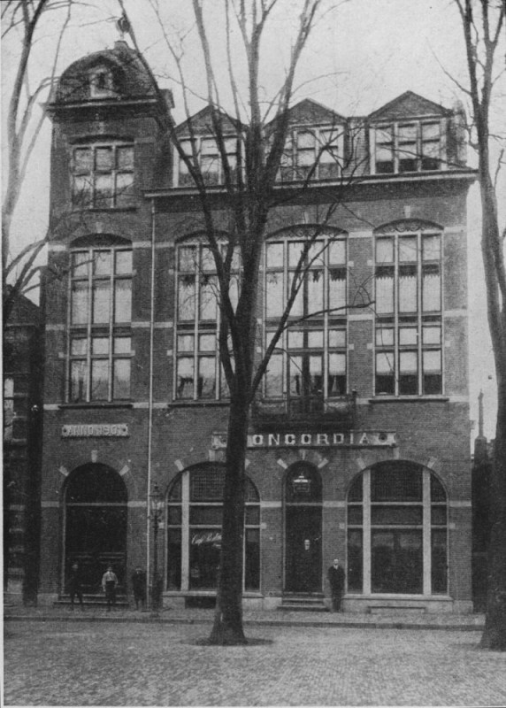 Markt 15 Concordia voor de brand in 1909.jpg