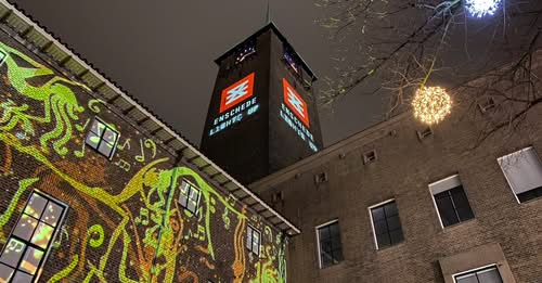 Langestraat 24 stadhuis contouren van lichtprojecties ivm 700 jaar Enschede.jpg
