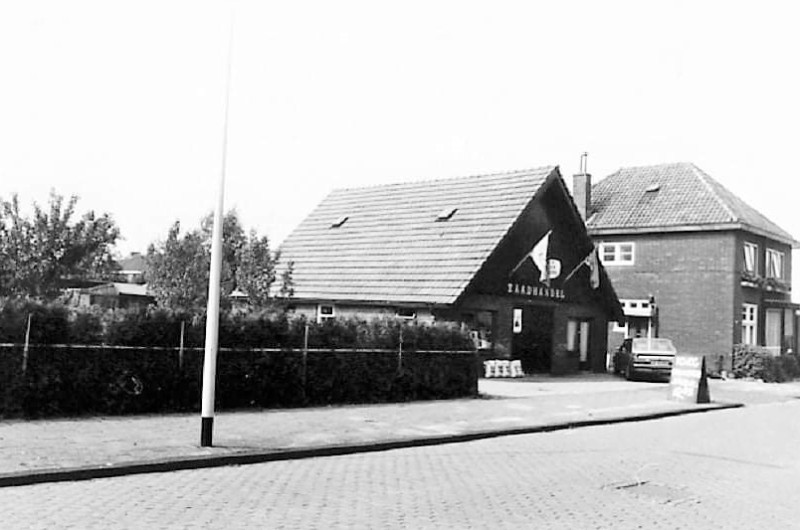 Broekheurnerweg 196 later Wethouder Elhorststraat 64 Zaadhandel A. Kootstra & Zn..jpg