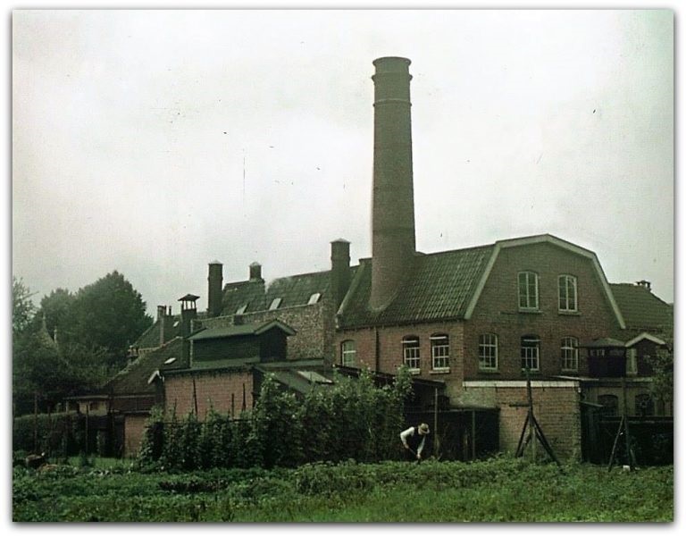 Brinkstraat 57-59 wasserij Hölscher 1938.jpg