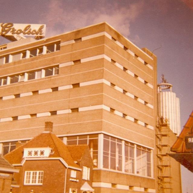 Brouwerijstraat 49 vroeger huis Fam. De Groen. Eerst stond daar achter dit huis een klein schuurtje waar gebrouwen werd. Later werd de fabriek er vlak langs gebouwd, dat was het eerste stuk. 1965.jpg
