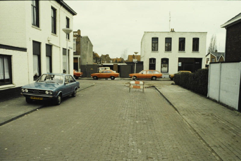 Buitenweg 6 vanuit Goormaatdwarsweg  buurt Pathmos voor renovatie begin jaren 90.jpeg
