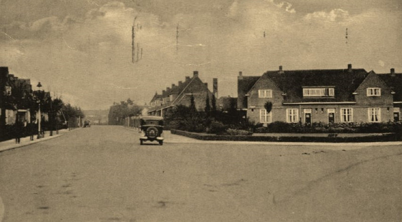 Buitenzorgplein 1, 2, 3 hoek Javastraat.jpg