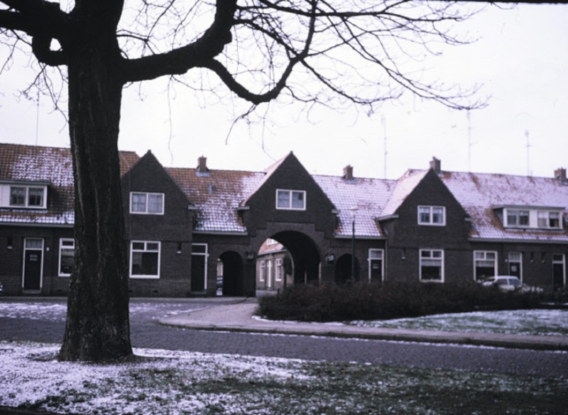 Buitenzorgplein 4-5 woningen jaren 70.jpeg