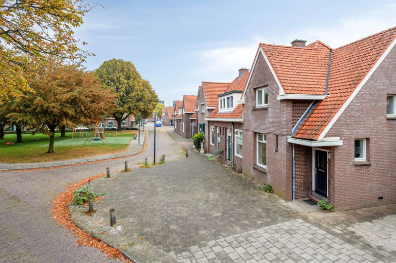 Buitenzorgplein 7-8 bouwjaar 1931.jpg