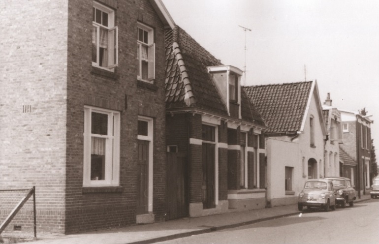Burgemeester Jacobsstraat 4-6 woningen 1967.jpg