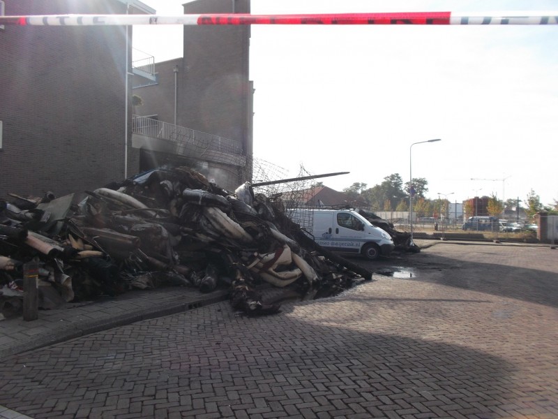 Deurningerstraat hoek Kottendijk smeulende resten brand Couponhal (2).JPG