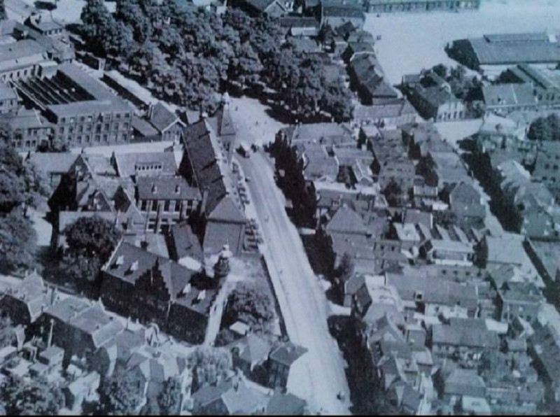 Getfertstraat 26-36 links 1932 later C.F. Klaarstraat 26-36.jpg