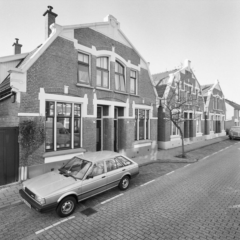 C.J. Snuifstraat 5-15 drie dubbele woonhuizen, gemeentelijk monument.jpg