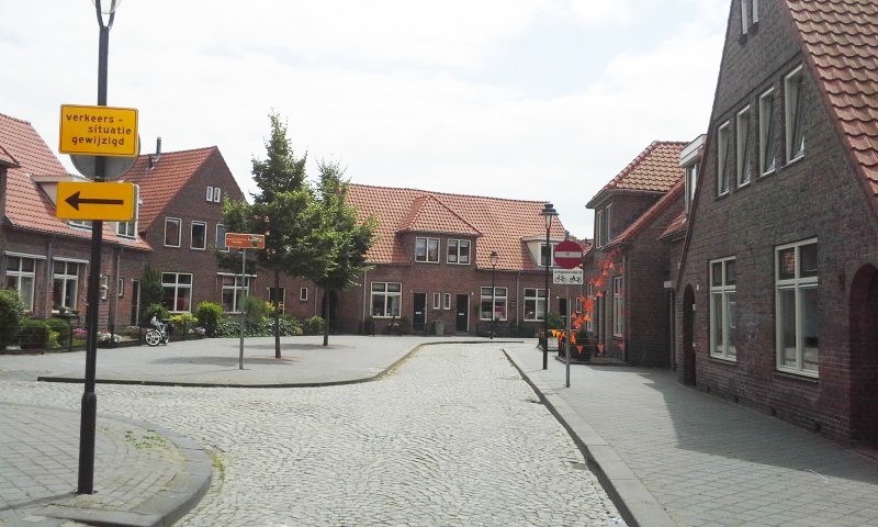Calicotstraat 8-10 achtergrond vanaf hoek Snelspoelstraat.jpg