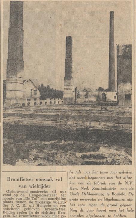 Oude Deldenerweg Boekelo afbraak fabriek Koninklijke Nederlandse Zoutindustrie krantenfoto Tubantia 6-8-1957.jpg