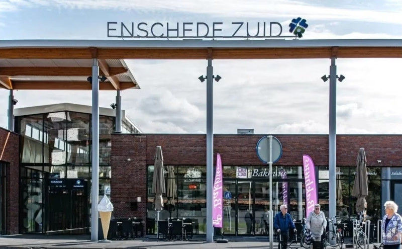 Wesseler-Nering 2 Winkelcentrum Enschede Zuid krijgt eigenlijk een schoenenzaak in pand Blokker.jpg
