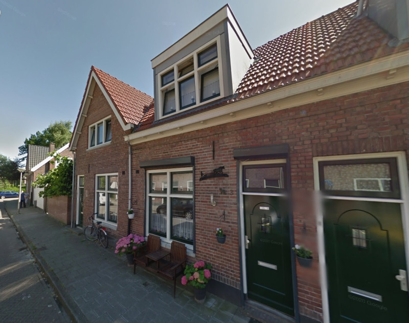 Curacaostraat 1-3 hoek Surinamestraat woningen foto 2015.jpg