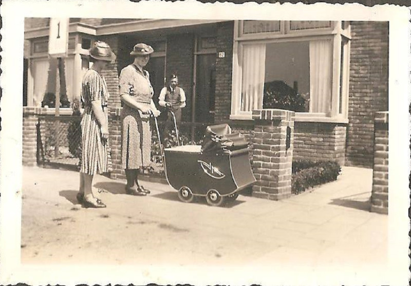 Dahliastraat 62 Fam. Schullink 1939.jpg