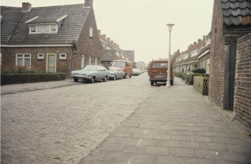 De Bouterstraat 31 rechts vanaf Steenweg rechts jaren 70.jpg