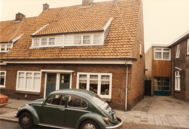 De Vluchtestraat 29-31 woningen 1977.jpeg
