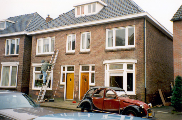 De Vluchtestraat 36-38 woningen bouwjaar 1928 foto 1991.jpeg