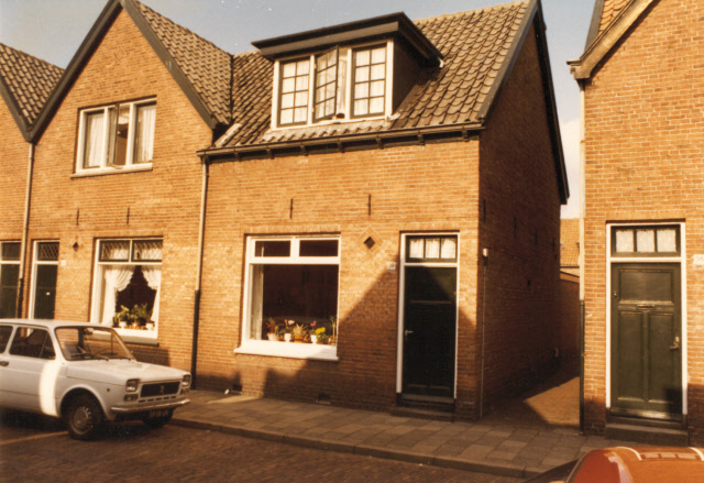 Delistraat 38-40 woningen 1977.jpeg
