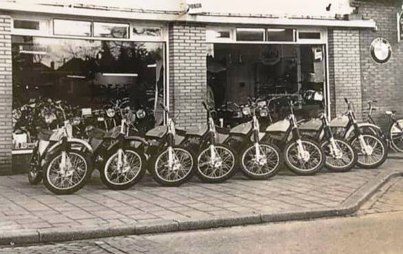 Wethouder Gerbertstraat 4 Motorzaak Piet van Dijk van 1937 tot 1974..jpg