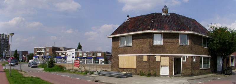 Delistraat 84 hoek Zuiderspoorstraat braakliggend terrein vroeger koffiehuis.jpg