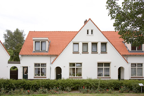 Dennenweg 18-20-22 nu B.W. ter Kuilestraat 18-22.jpg