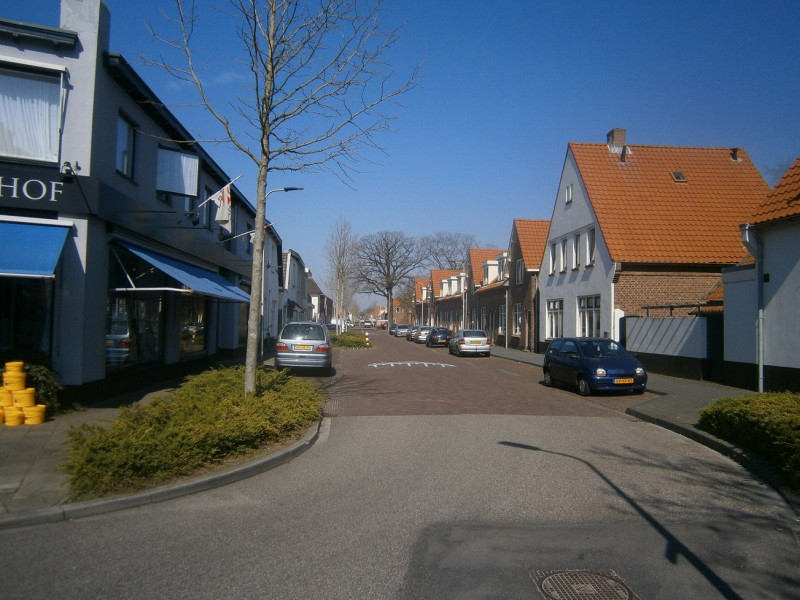 Dennenweg 30-32 rechts vanaf B.W. ter Kuilestraat.JPG