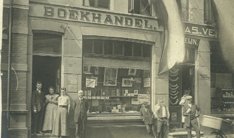 Oldenzaalsestraat 87 boekhandel Loggers.jpg