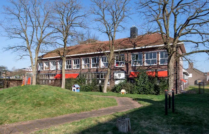 G.J. van Heekstraat 171 hoek Rigelstraat 3 v.m. Willem Lodewijkschool.jpg