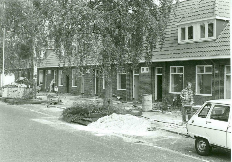 Dennenweg 202-204-206-208-210-212-214 Renovatie woningen 11-9-1985.jpg